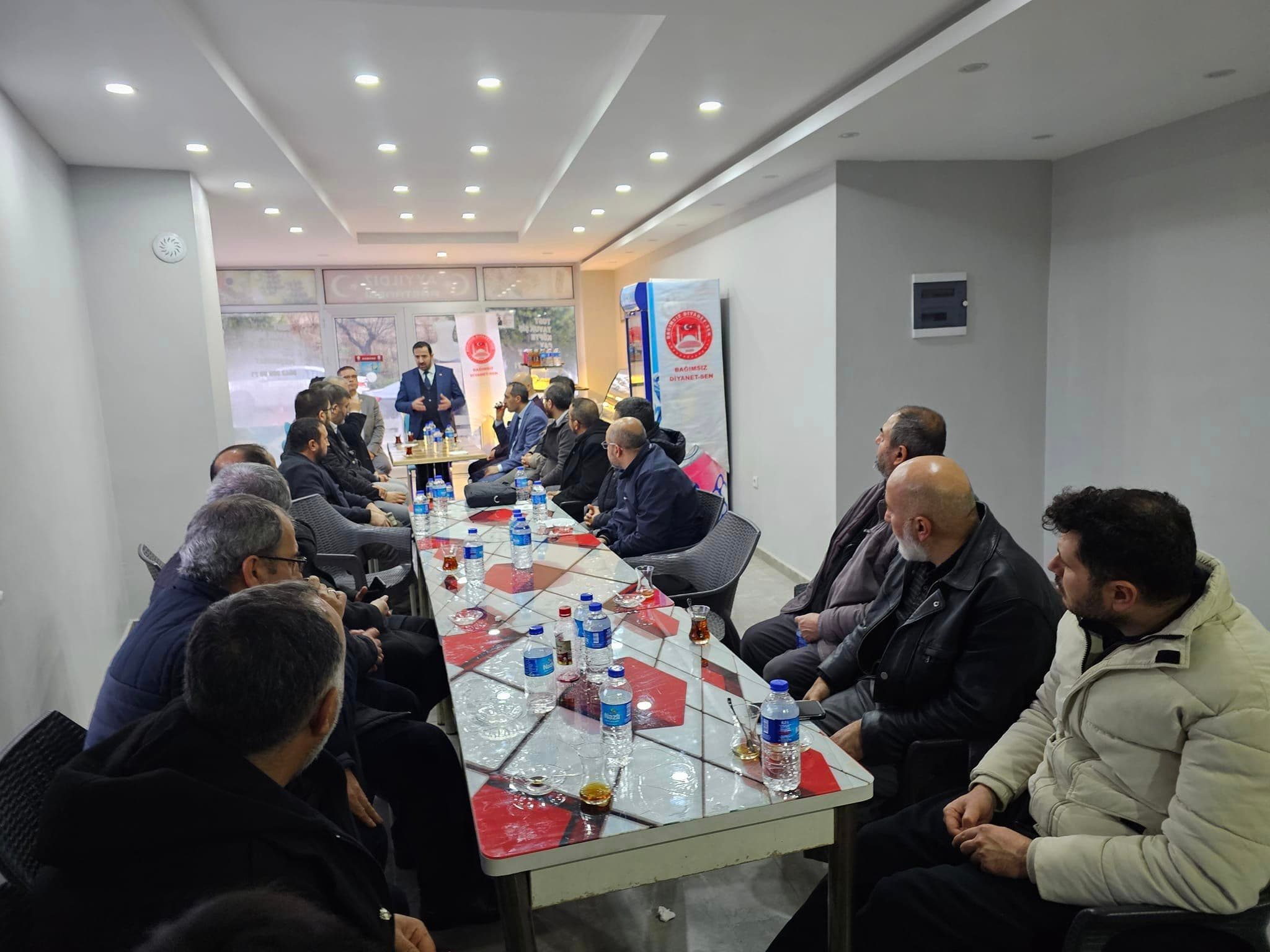 KATILIMLAR SÜRÜYOR BAĞIMSIZ DİYANET-SEN BÜYÜYOR.